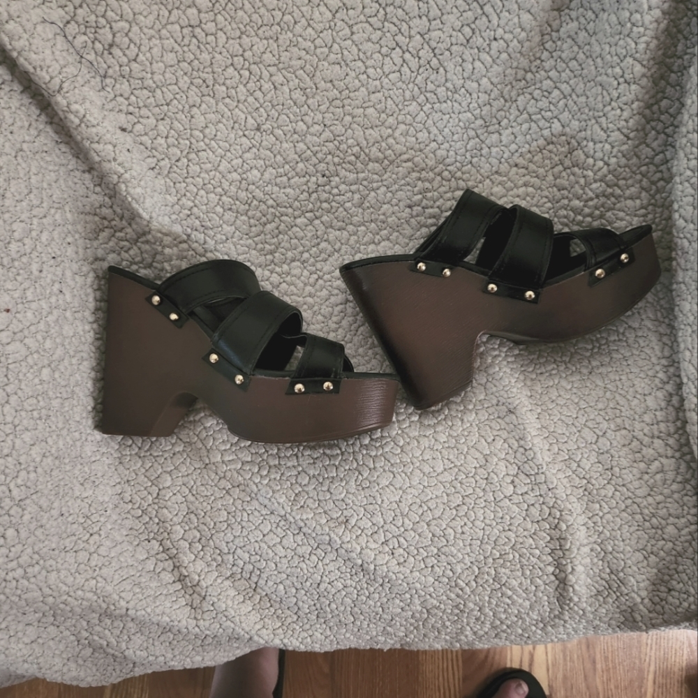 Slip on platform sandals